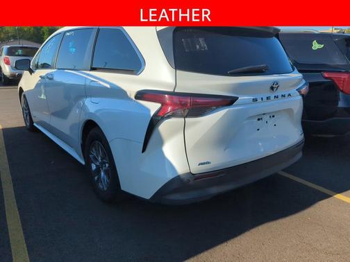 2021 Toyota Sienna XLE 7 Passenger