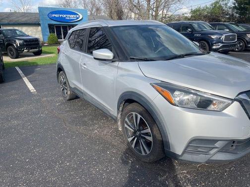 Brilliant Silver 2018 Nissan Kicks SV