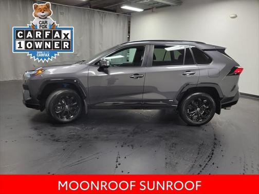 2022 Toyota RAV4 Hybrid SE