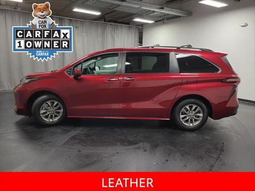 2022 Toyota Sienna XLE 7 Passenger