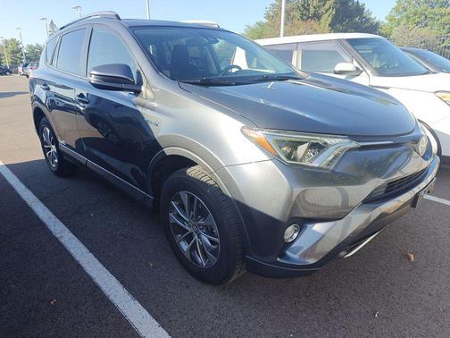2017 Toyota RAV4 Hybrid XLE