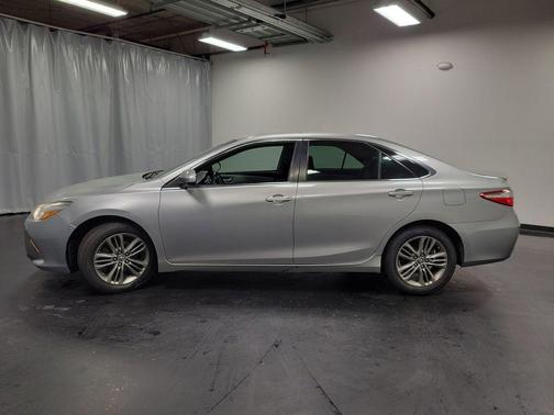 Celestial Silver Metallic 2015 Toyota Camry SE
