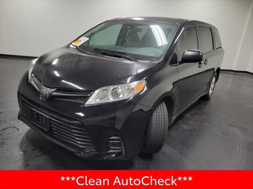 2020 Toyota Sienna SE