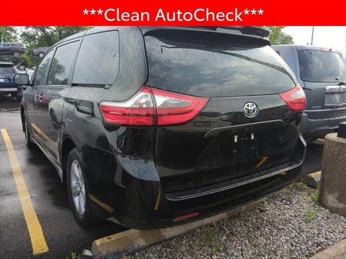 2020 Toyota Sienna SE