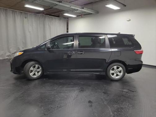 2020 Toyota Sienna SE