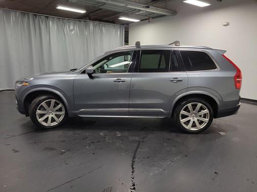Gray Metallic 2018 Volvo XC90 T6 Inscription