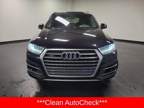 Orca Black Metallic 2018 Audi Q7 3.0T Prestige