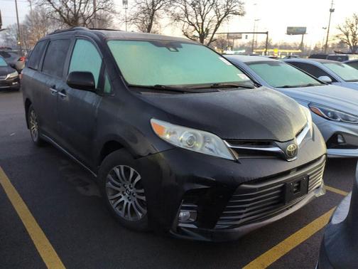 2019 Toyota Sienna XLE