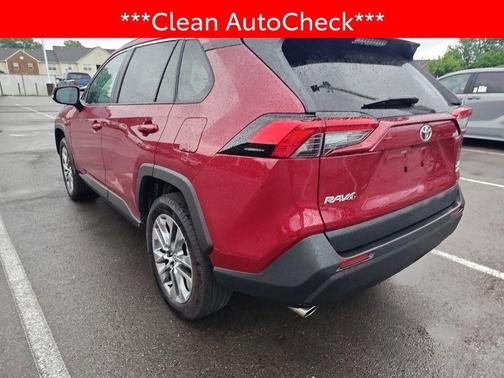 Pearl 2025 Toyota RAV4 XLE Premium
