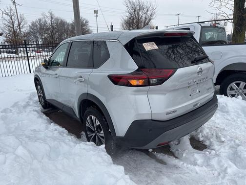 2021 Nissan Rogue SV