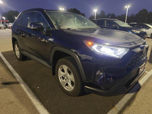 2020 Toyota RAV4 Hybrid XLE