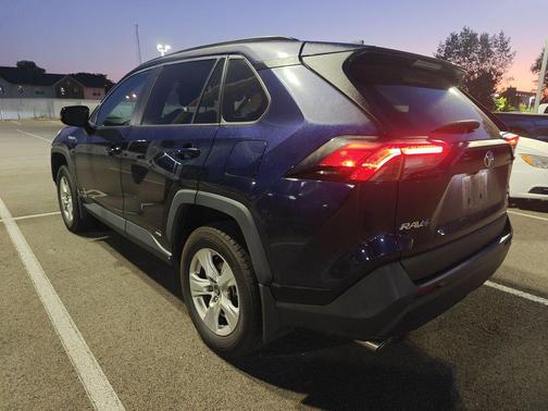 2020 Toyota RAV4 Hybrid XLE