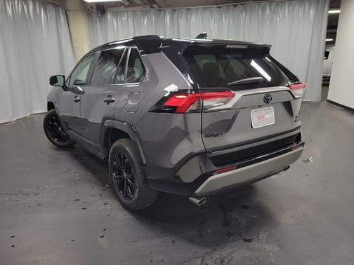 2024 Toyota RAV4 Hybrid SE