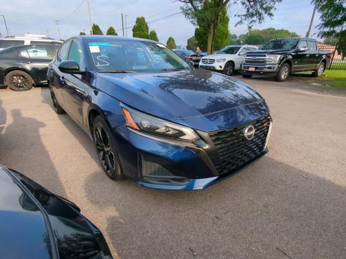 Deep Blue Pearl 2023 Nissan Altima SR FWD
