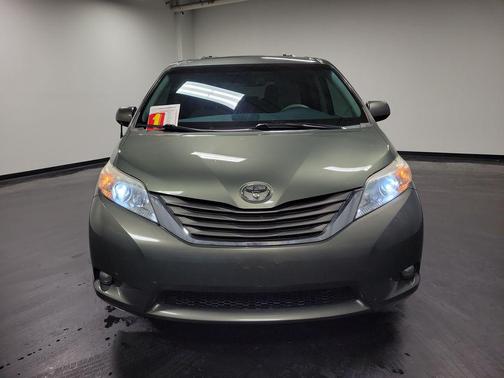 2013 Toyota Sienna XLE