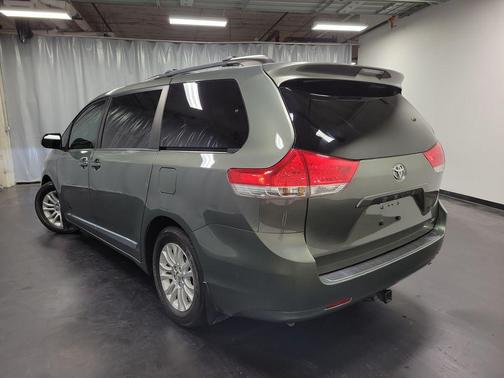 2013 Toyota Sienna XLE