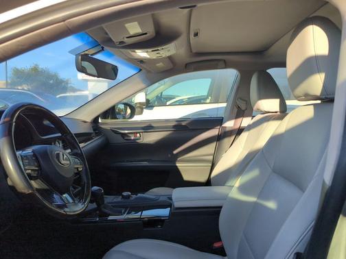 2016 Lexus ES 350 Base