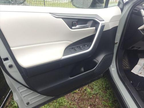 2019 Toyota RAV4 Hybrid XLE