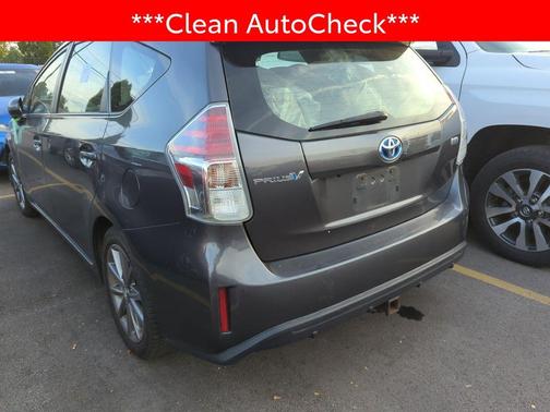 2015 Toyota Prius v Five