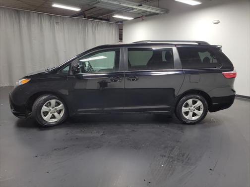 2015 Toyota Sienna LE