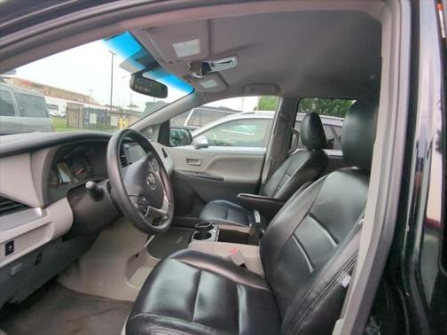2015 Toyota Sienna LE