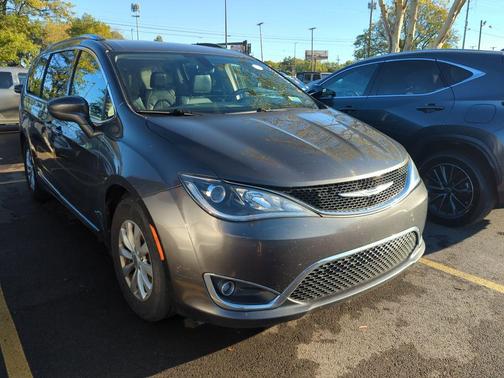 2018 Chrysler Pacifica Touring-L