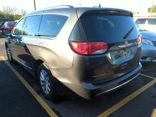 2018 Chrysler Pacifica Touring-L