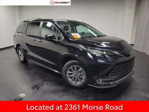 2022 Toyota Sienna XLE 8 Passenger