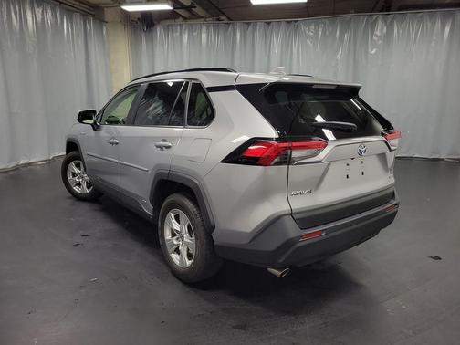 2020 Toyota RAV4 Hybrid XLE