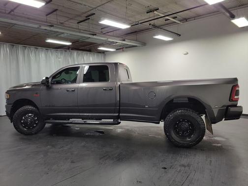 2022 RAM 3500 Big Horn Crew Cab 4x4 8' Box