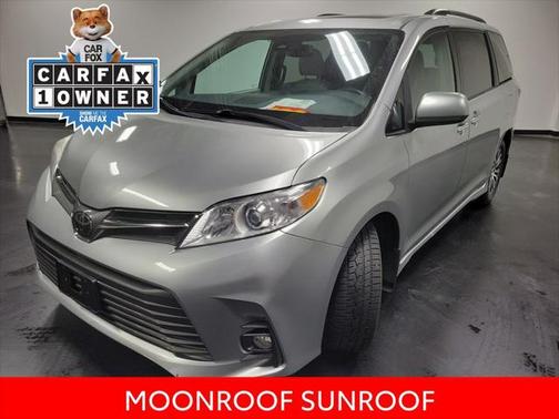 2019 Toyota Sienna XLE