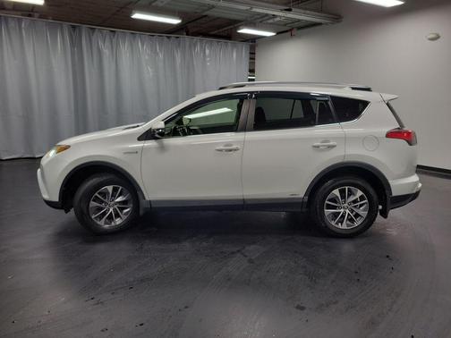 2017 Toyota RAV4 Hybrid XLE