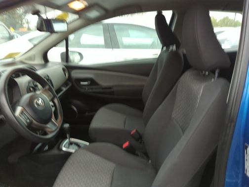 2015 Toyota Yaris LE