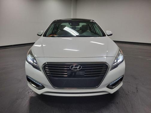 2017 Hyundai SONATA Hybrid Limited