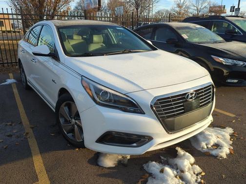 2017 Hyundai SONATA Hybrid Limited
