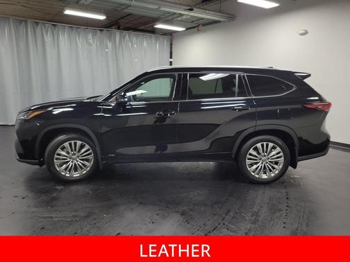 2025 Toyota Highlander Hybrid Platinum