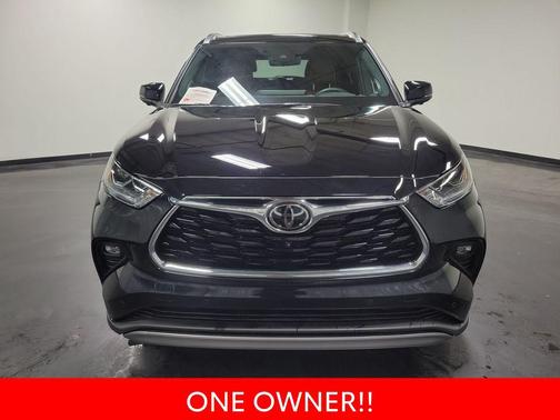 2025 Toyota Highlander Hybrid Platinum