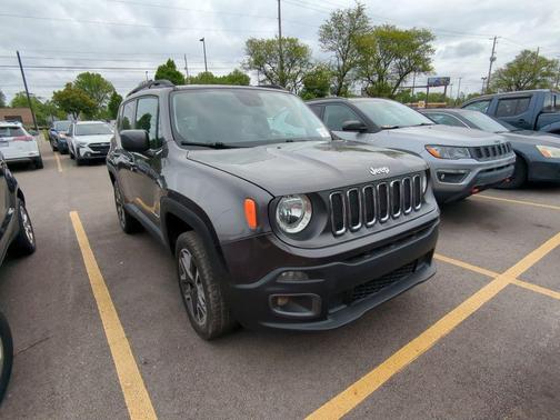 Granite Crystal Metallic Clearcoat 2017 Jeep Renegade Latitude