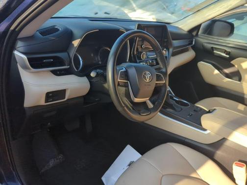 2023 Toyota Highlander Hybrid XLE