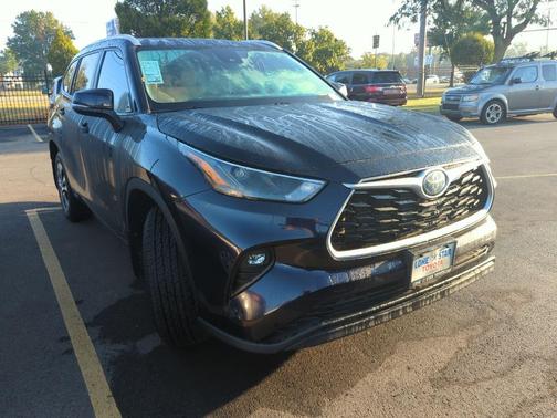 2023 Toyota Highlander Hybrid XLE