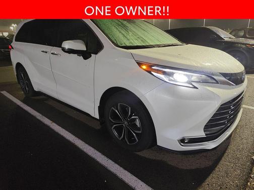 2025 Toyota Sienna Platinum