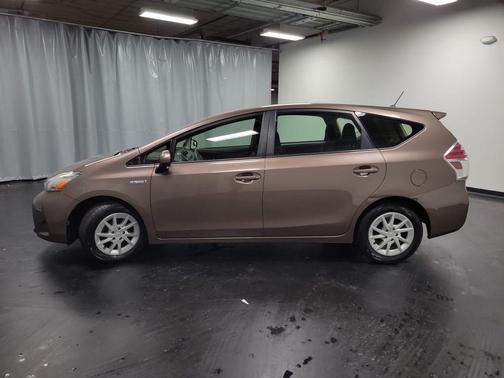 2015 Toyota Prius v Two