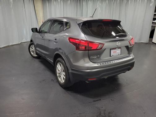 Gun Metallic 2018 Nissan Rogue Sport S