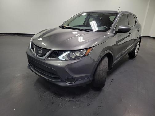 Gun Metallic 2018 Nissan Rogue Sport S