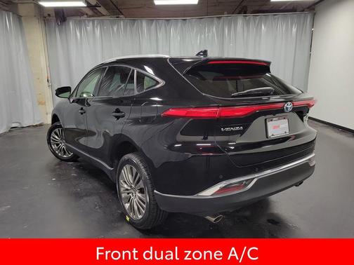 2022 Toyota Venza XLE