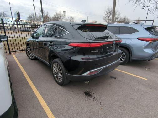 2022 Toyota Venza XLE