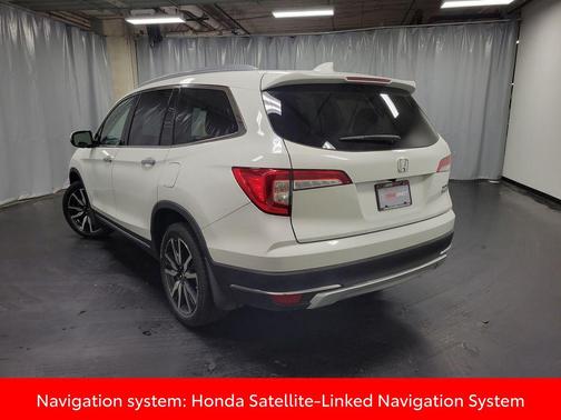 Platinum White Pearl 2022 Honda Pilot Touring 8-Passenger