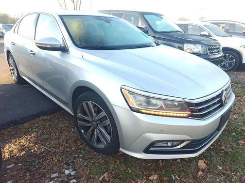 2017 Volkswagen Passat 1.8T SEL Premium