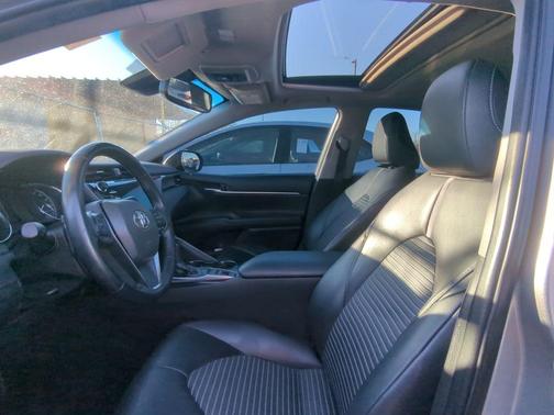 2019 Toyota Camry Hybrid SE