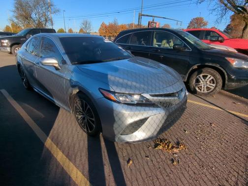 2019 Toyota Camry Hybrid SE